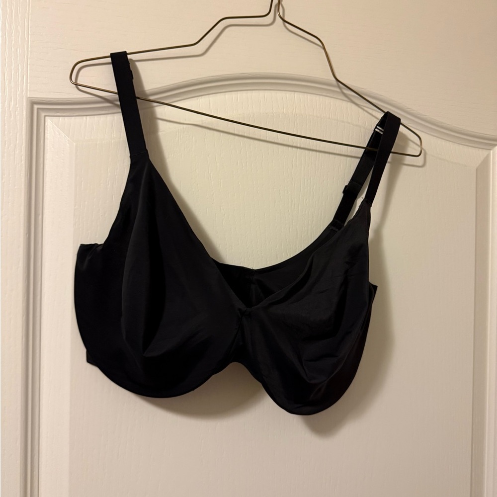 SKIMS Black Women's Bra